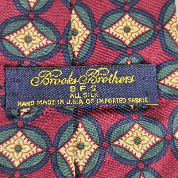 Brooks Brothers 100% Silk Men's Tie Red Blue Green Cream Oval & Diamond Pattern - Picture 4 of 6